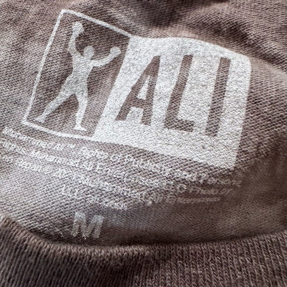 Muhammad Ali Tie Dye T Shirt Men Size Medium NWOT - Picture 4 of 4